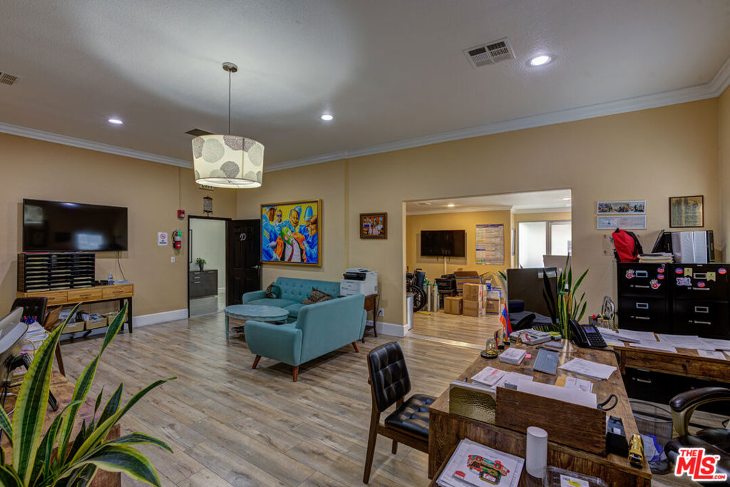 6470 Foothill Boulevard Property Photo 30