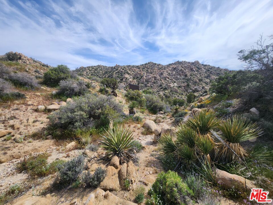 20 W Omega Trail Property Photo 1
