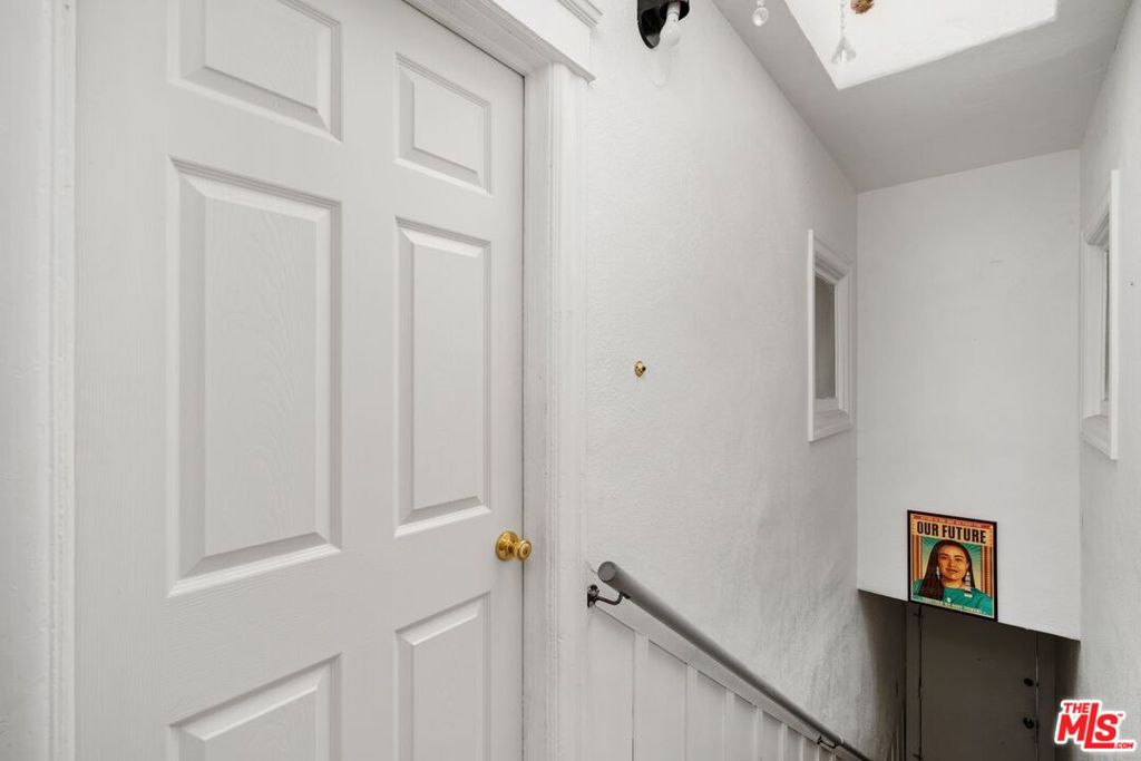827 Lucile Avenue Property Photo 3