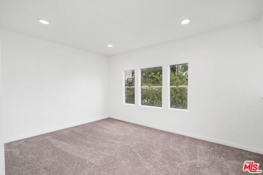 827 Lucile Avenue Property Photo 6