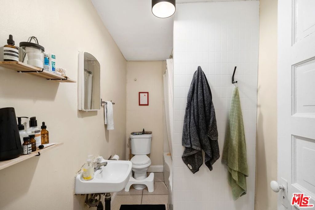 827 Lucile Avenue Property Photo 27