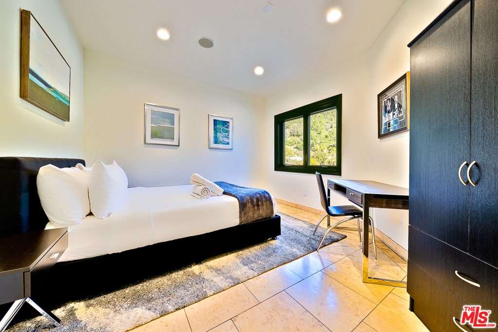24573 Piuma Road Property Photo 32