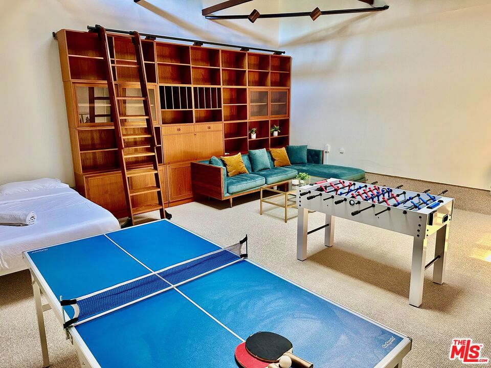 6433 Tahoe Drive Property Photo 4