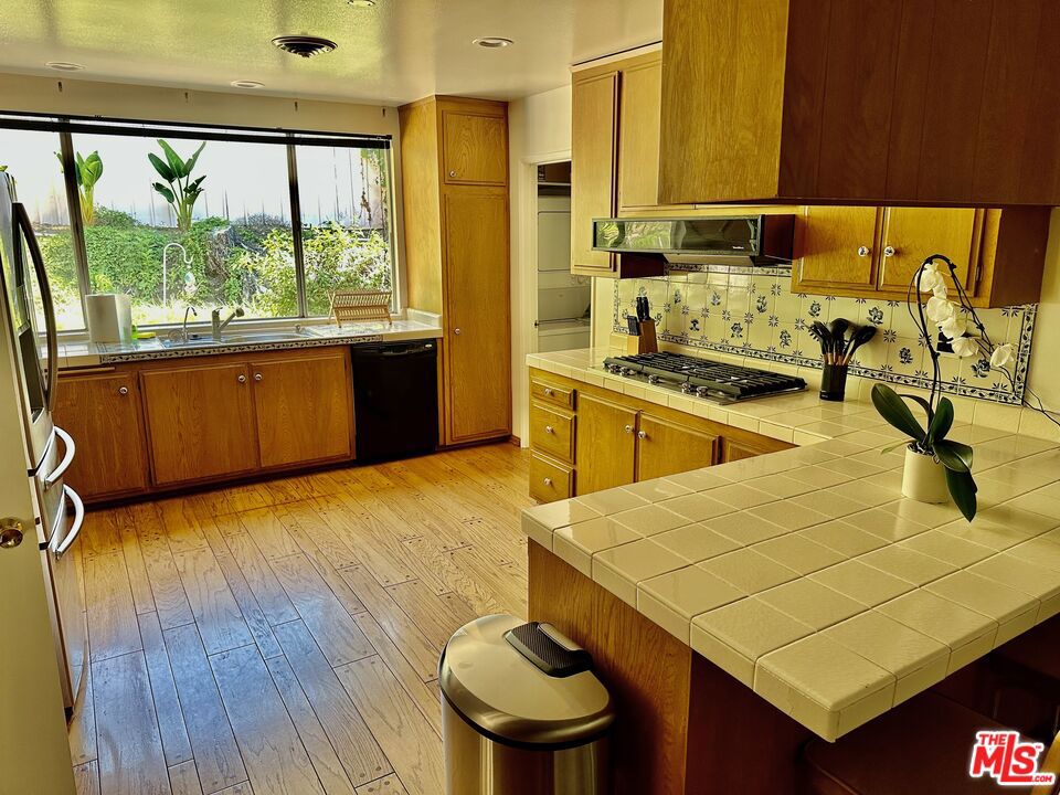 6433 Tahoe Drive Property Photo 6
