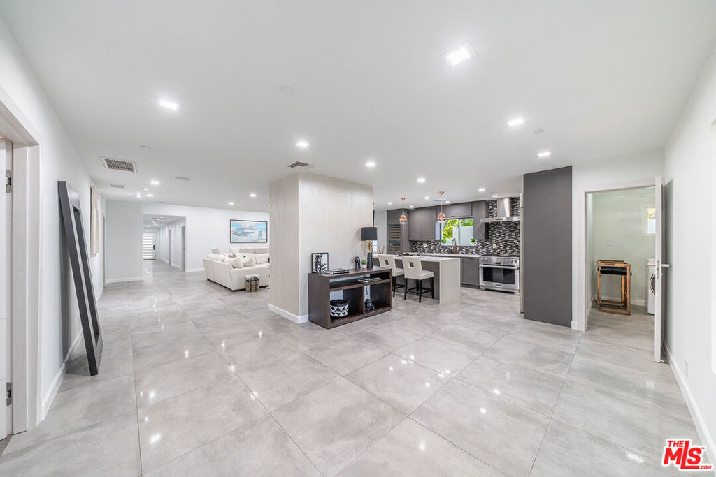 5010 Fulton Avenue Property Photo 14