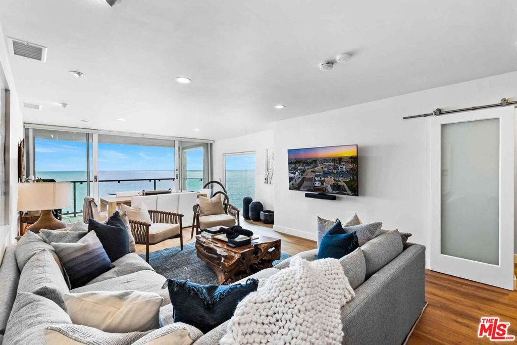 20616 Pacific Coast Highway Property Photo 2