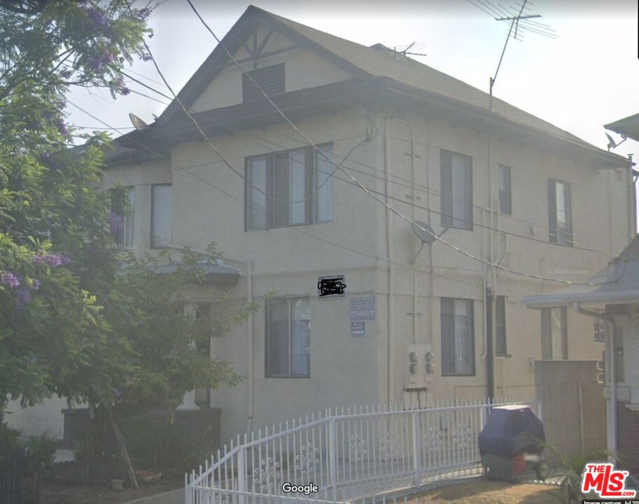 1678 Roosevelt Avenue Property Photo 4
