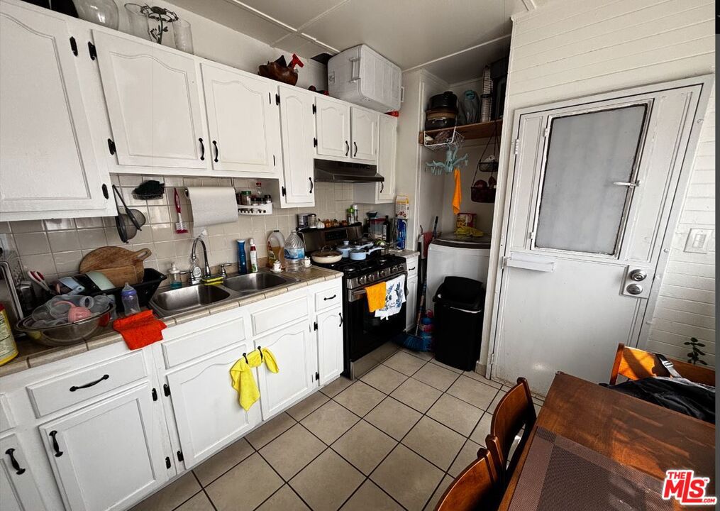 1678 Roosevelt Avenue Property Photo 6