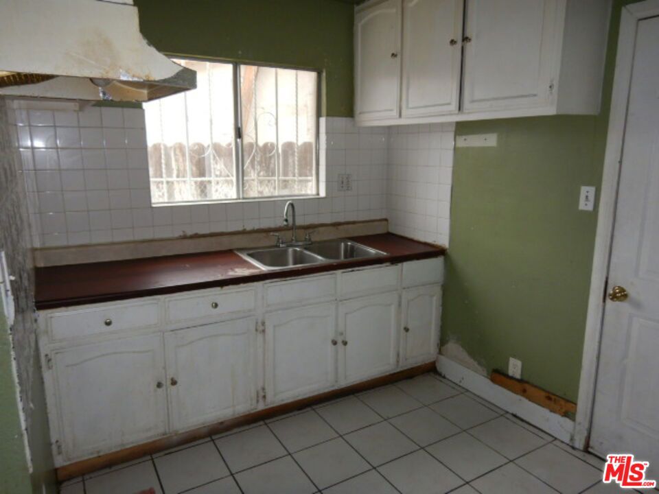 3515 Hunter Street Property Photo 14