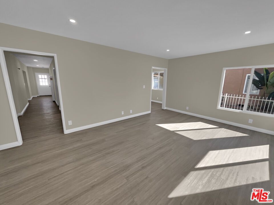 14538 S Atlantic Avenue Property Photo 3