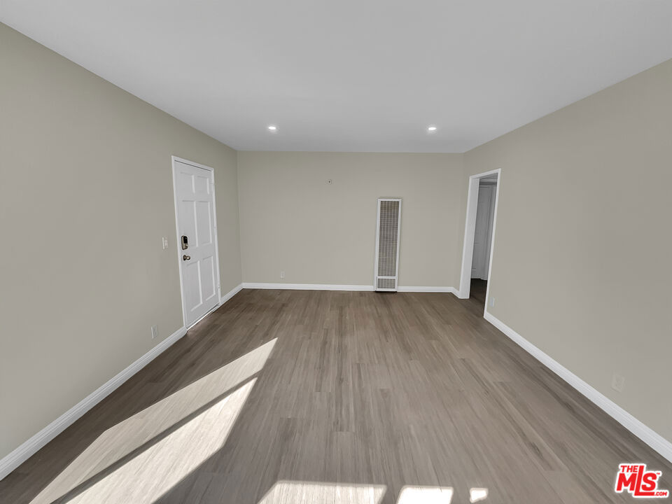 14538 S Atlantic Avenue Property Photo 6