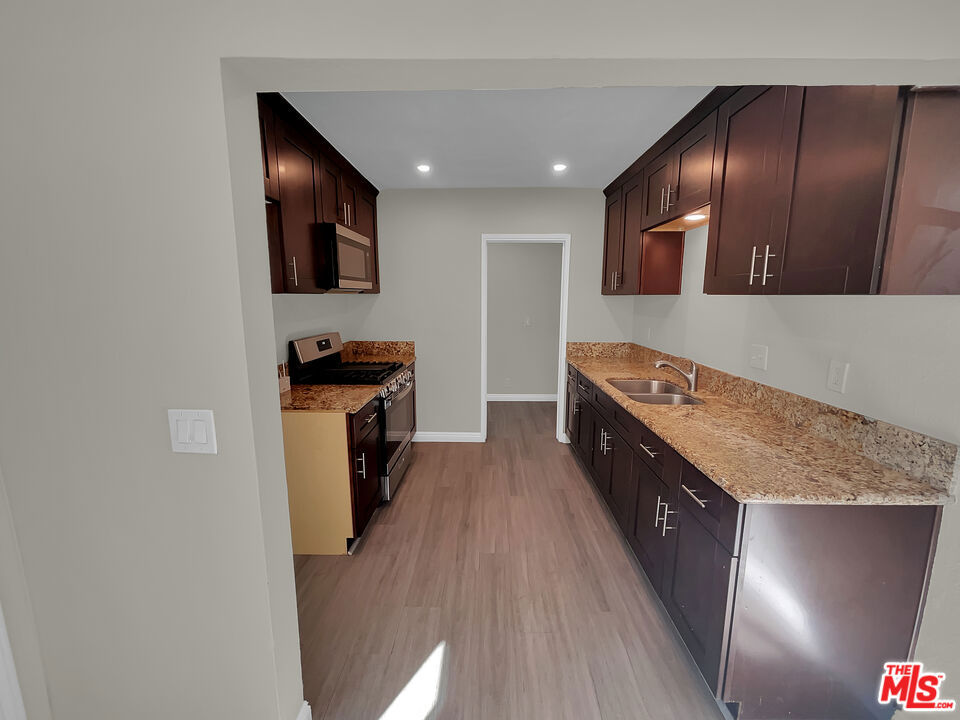 14538 S Atlantic Avenue Property Photo 7
