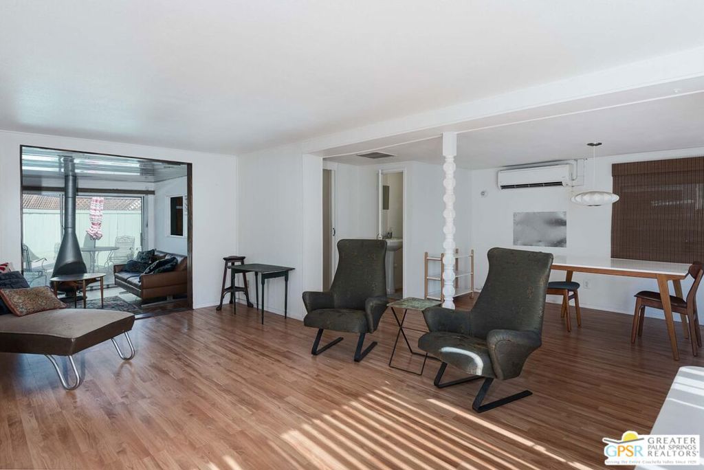 82 Santa Monica Street Property Photo 6