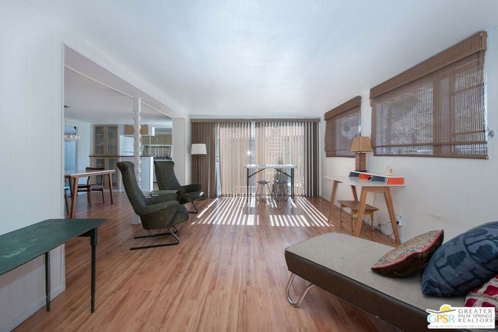 82 Santa Monica Street Property Photo 10