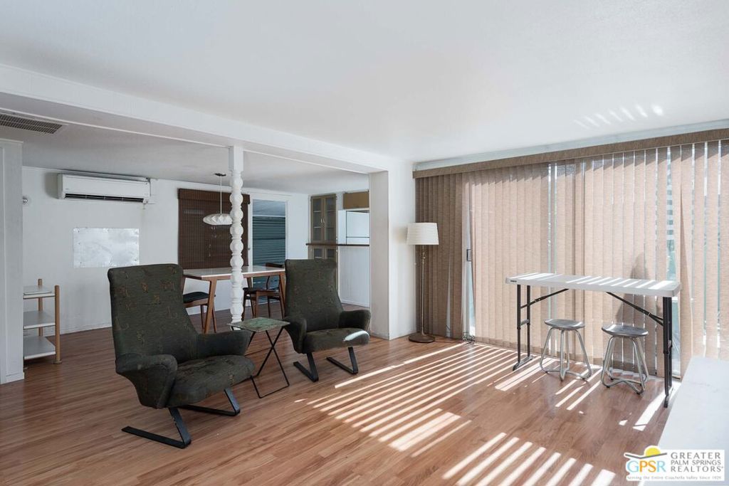 82 Santa Monica Street Property Photo 11