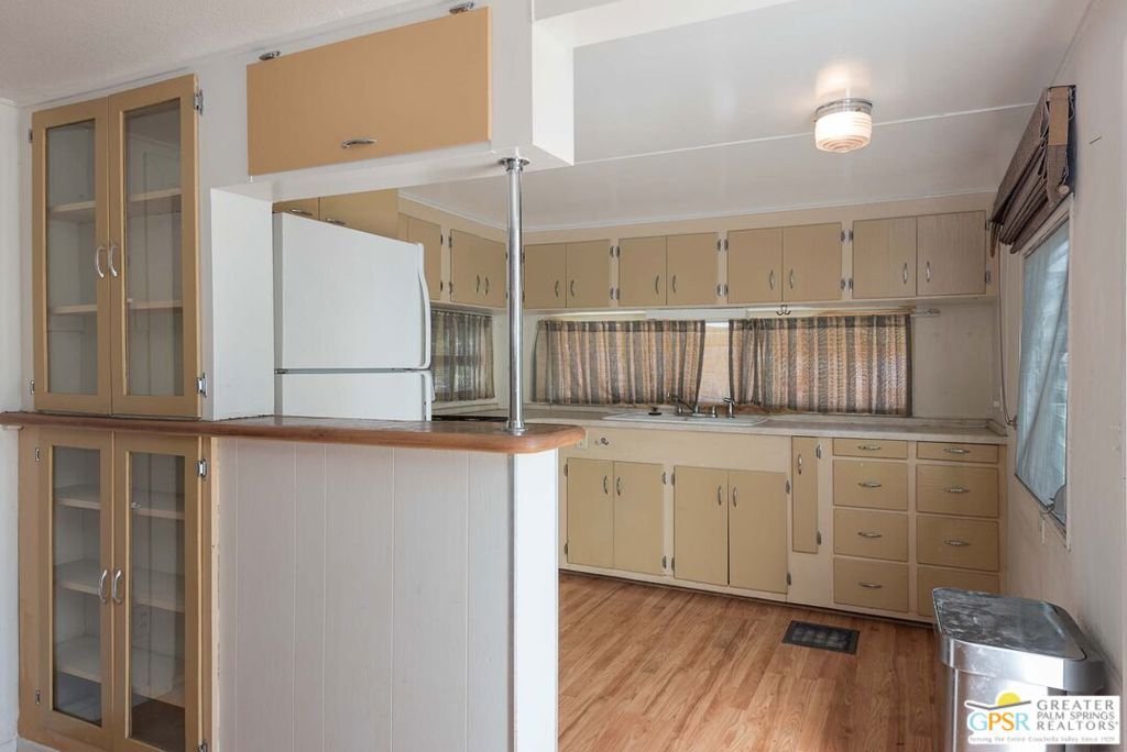 82 Santa Monica Street Property Photo 13