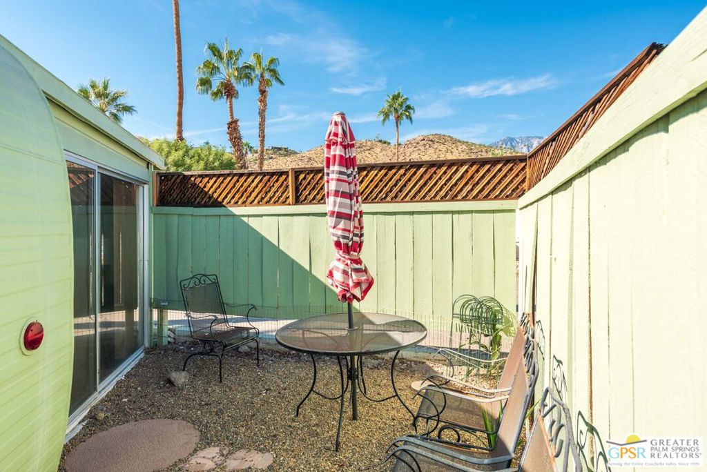 82 Santa Monica Street Property Photo 18