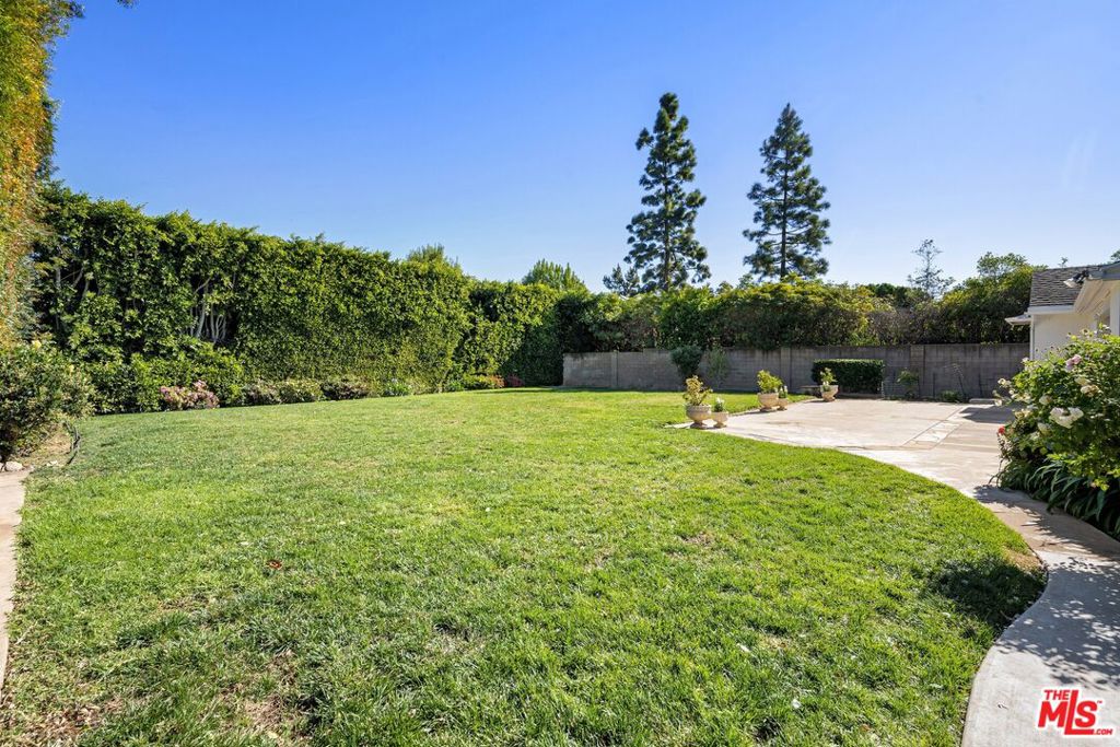 1300 Capri Drive Property Photo 14