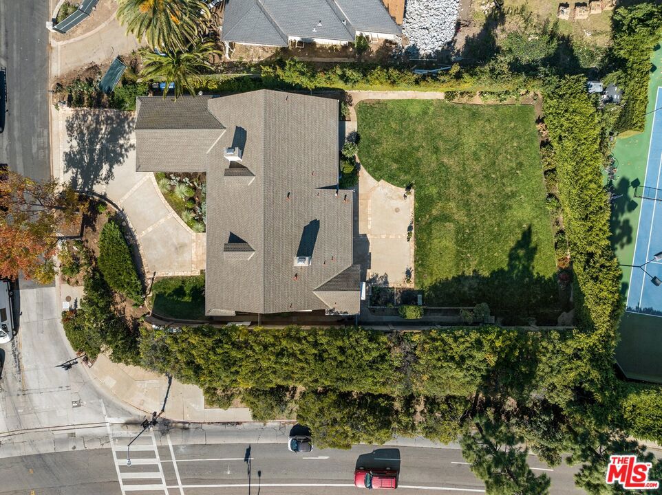 1300 Capri Drive Property Photo 17