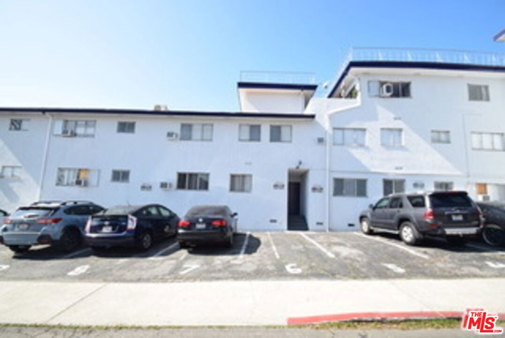 1940 Carmen Avenue Penthouse Property Photo 1