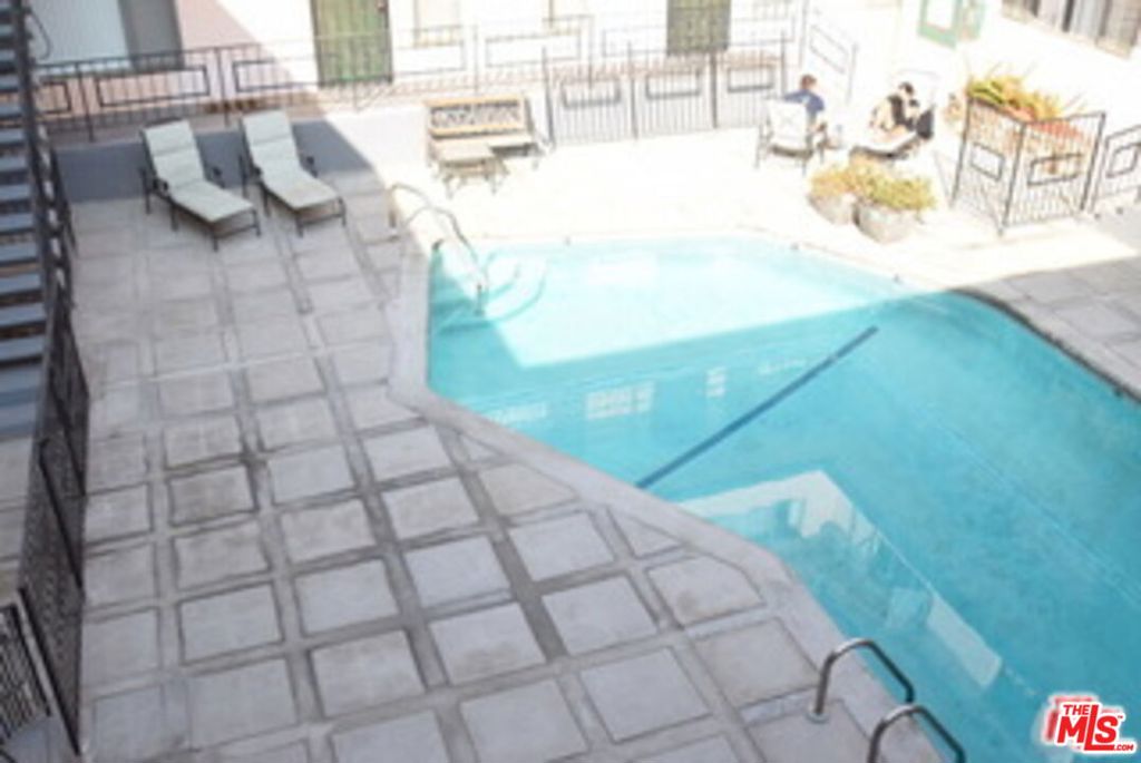 1940 Carmen Avenue Penthouse Property Photo 2