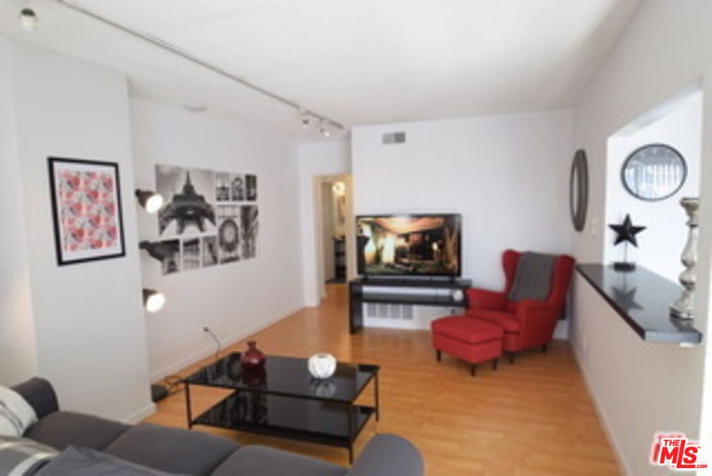 1940 Carmen Avenue Penthouse Property Photo 5