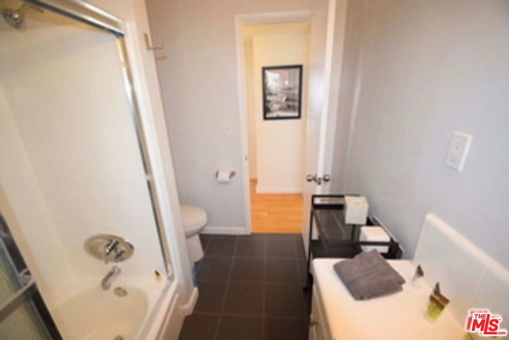 1940 Carmen Avenue Penthouse Property Photo 14