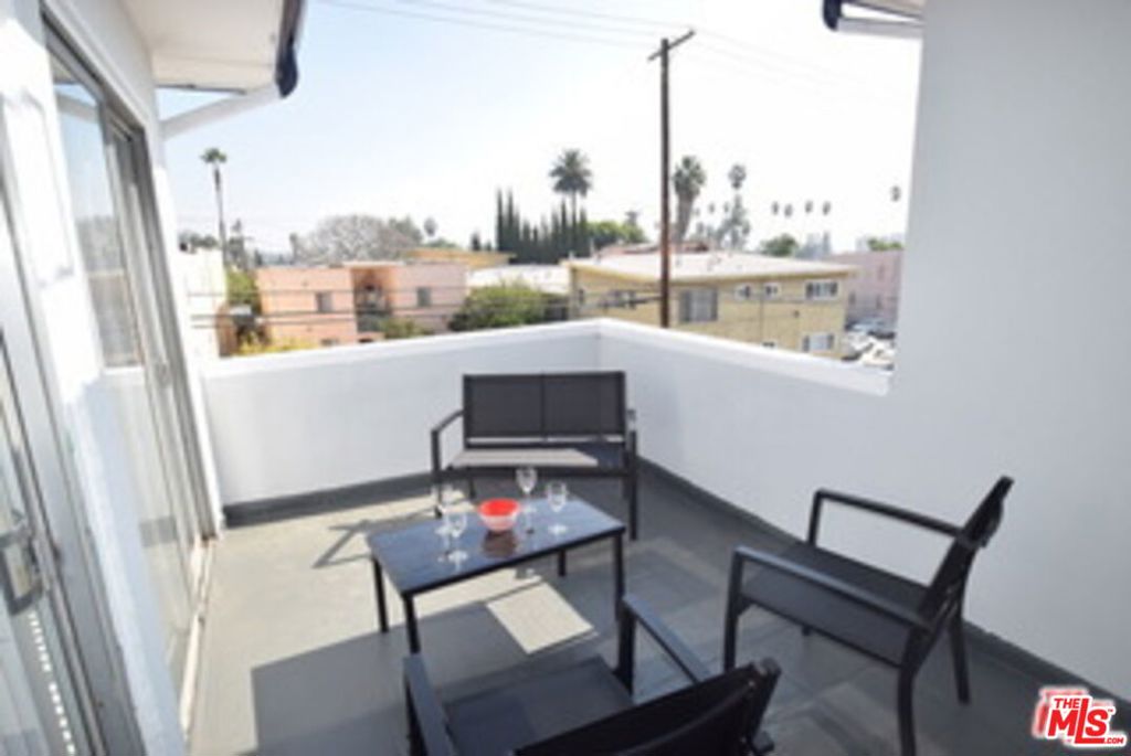 1940 Carmen Avenue Penthouse Property Photo 20