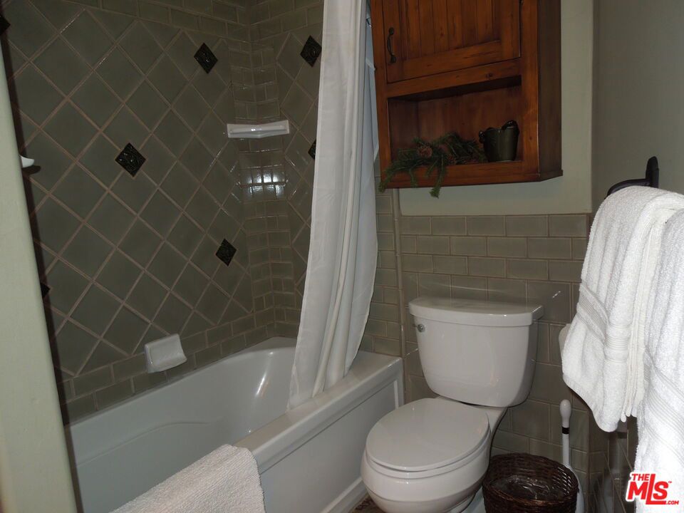 365 Mittry Lane Property Photo 8