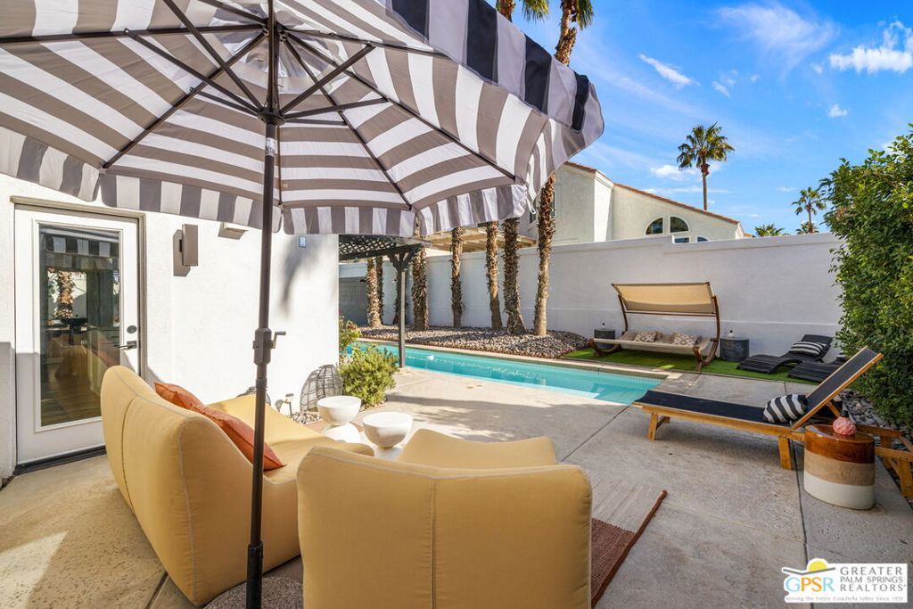 45420 Desert Fox Drive Property Photo 4