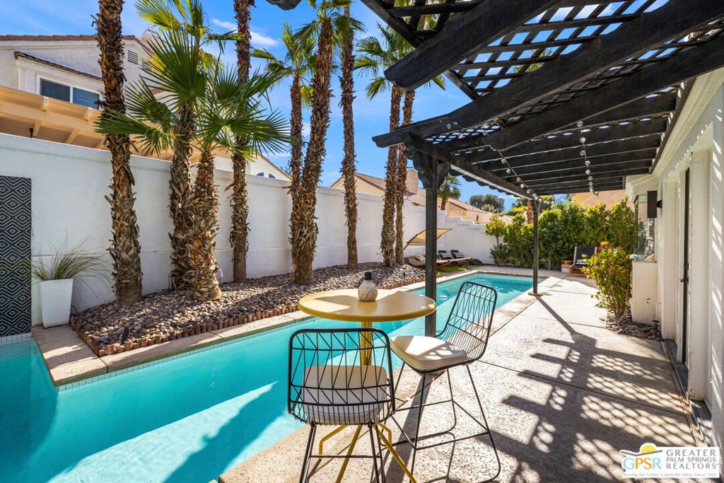45420 Desert Fox Drive Property Photo 7