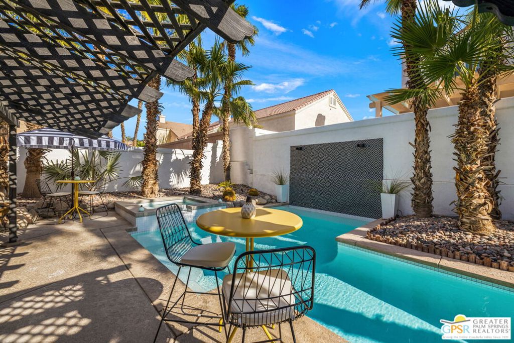 45420 Desert Fox Drive Property Photo 8