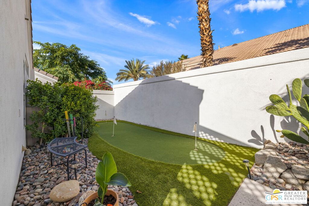45420 Desert Fox Drive Property Photo 9