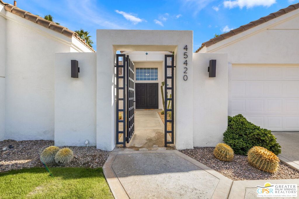 45420 Desert Fox Drive Property Photo 15