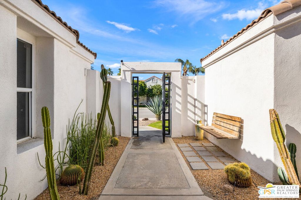 45420 Desert Fox Drive Property Photo 16