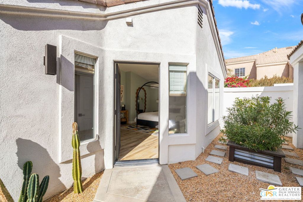 45420 Desert Fox Drive Property Photo 17