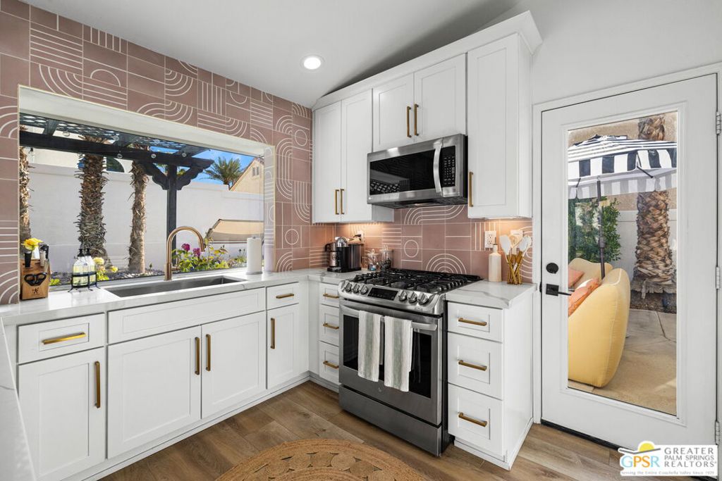 45420 Desert Fox Drive Property Photo 32