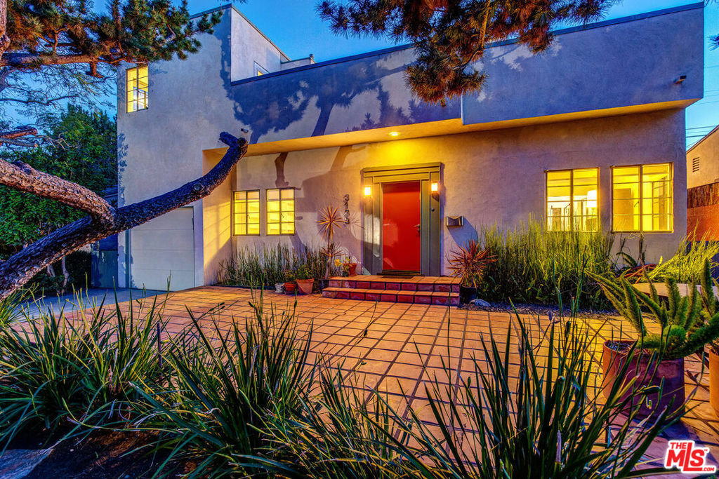 3133 Midvale Avenue Property Photo 4