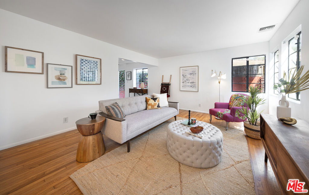 3133 Midvale Avenue Property Photo 6