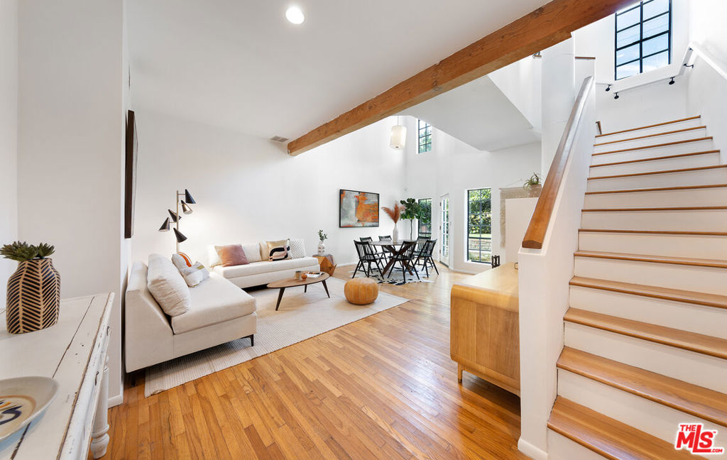 3133 Midvale Avenue Property Photo 9