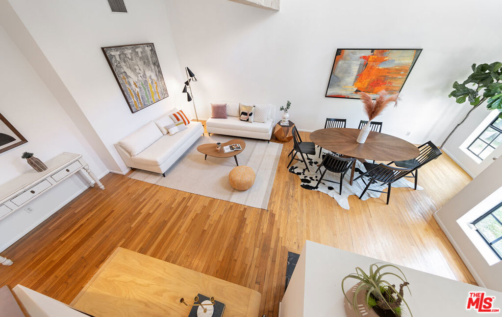 3133 Midvale Avenue Property Photo 12