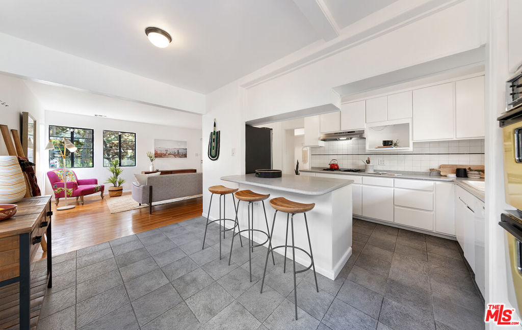 3133 Midvale Avenue Property Photo 15