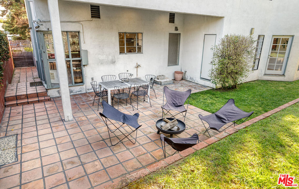 3133 Midvale Avenue Property Photo 18