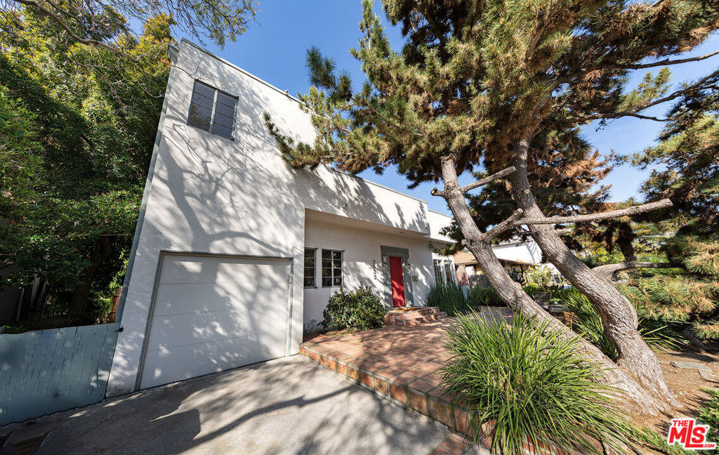 3133 Midvale Avenue Property Photo 23