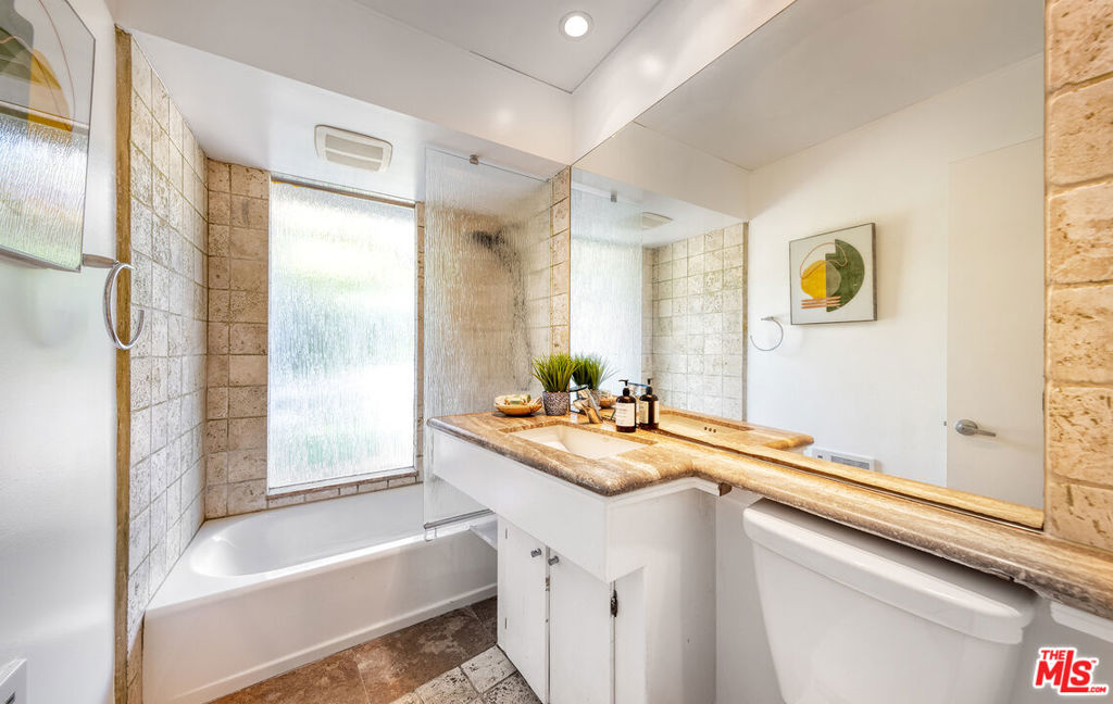 3133 Midvale Avenue Property Photo 27