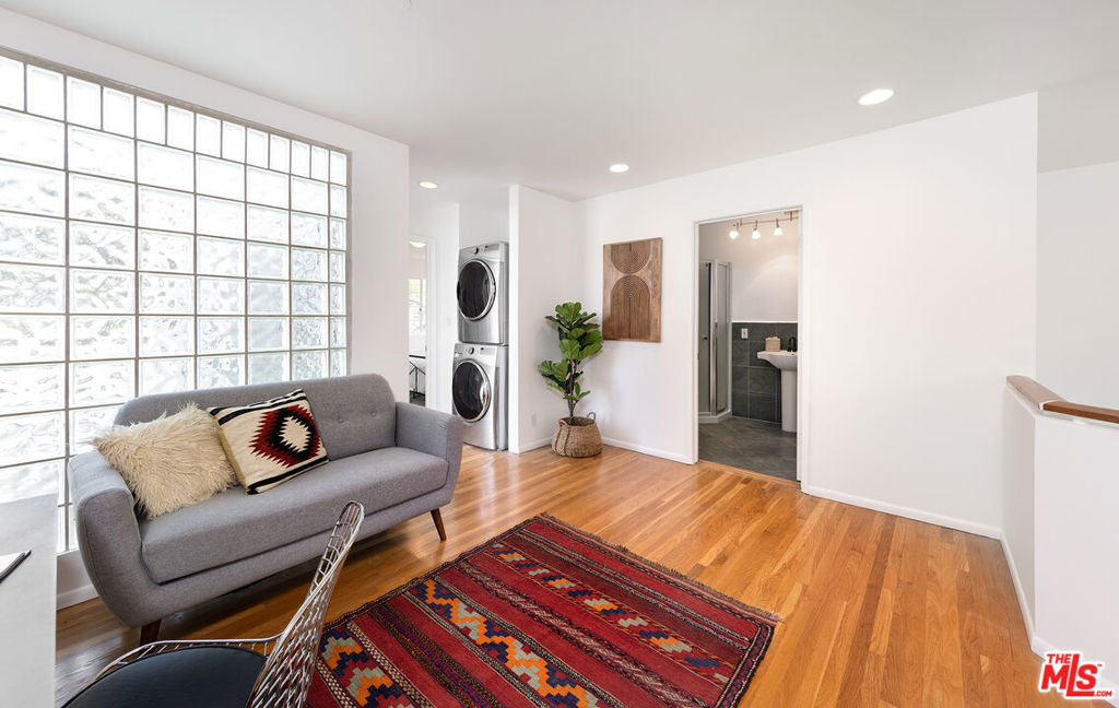 3133 Midvale Avenue Property Photo 31