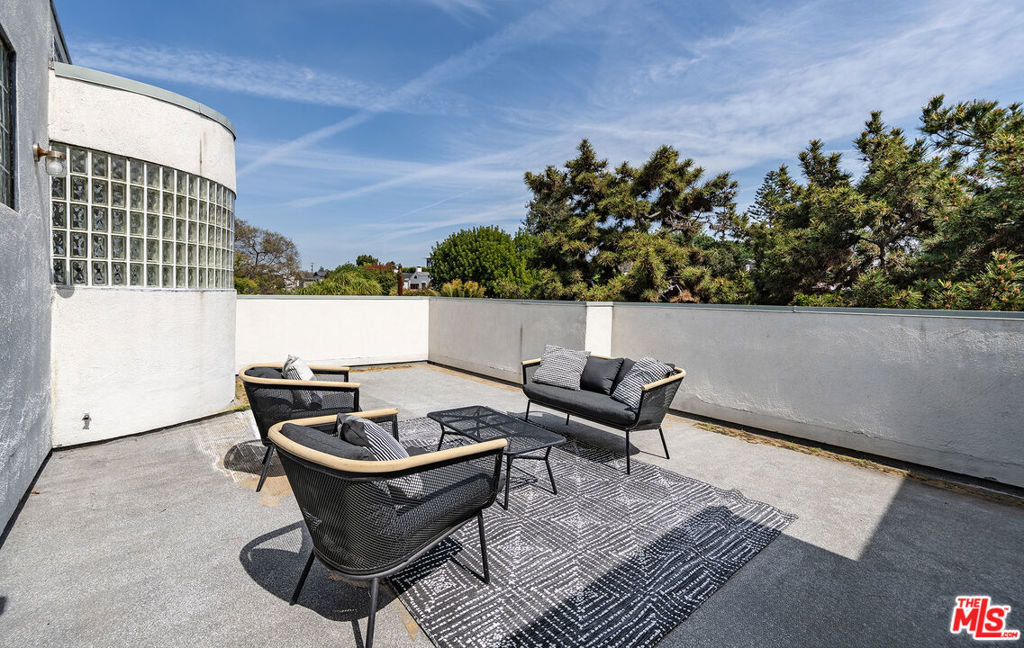 3133 Midvale Avenue Property Photo 33