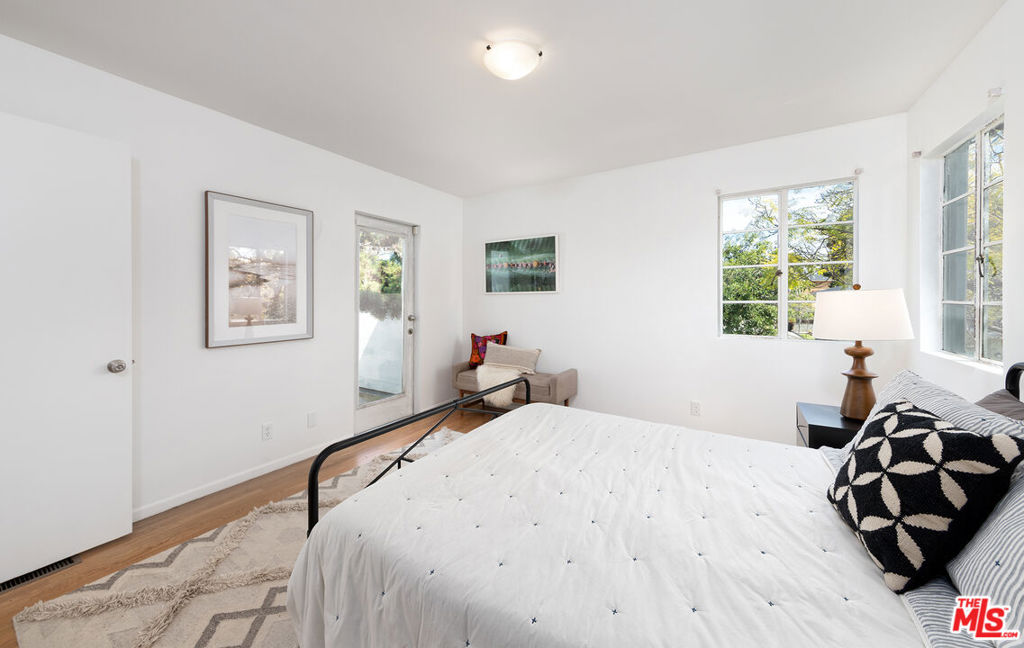 3133 Midvale Avenue Property Photo 35