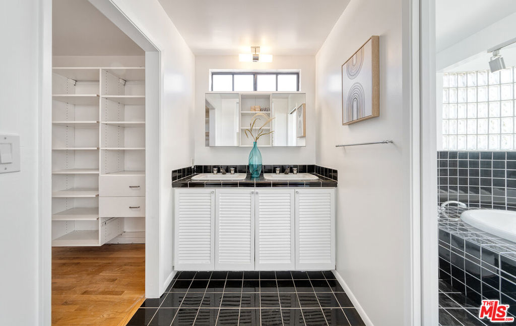 3133 Midvale Avenue Property Photo 40