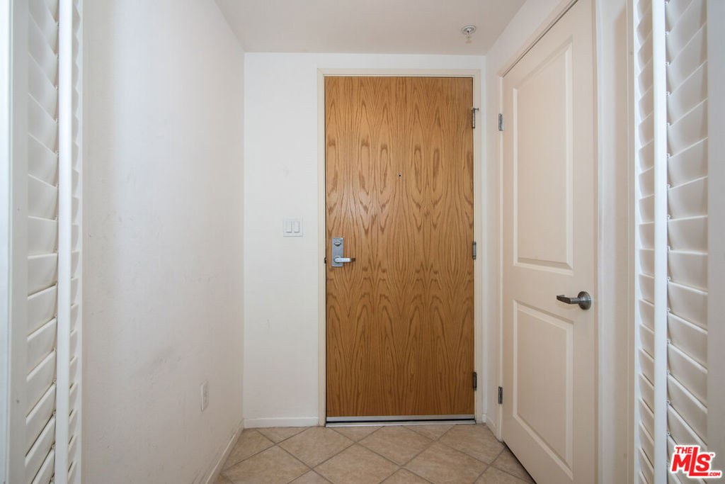 267 S San Pedro Street 307 Property Photo 9